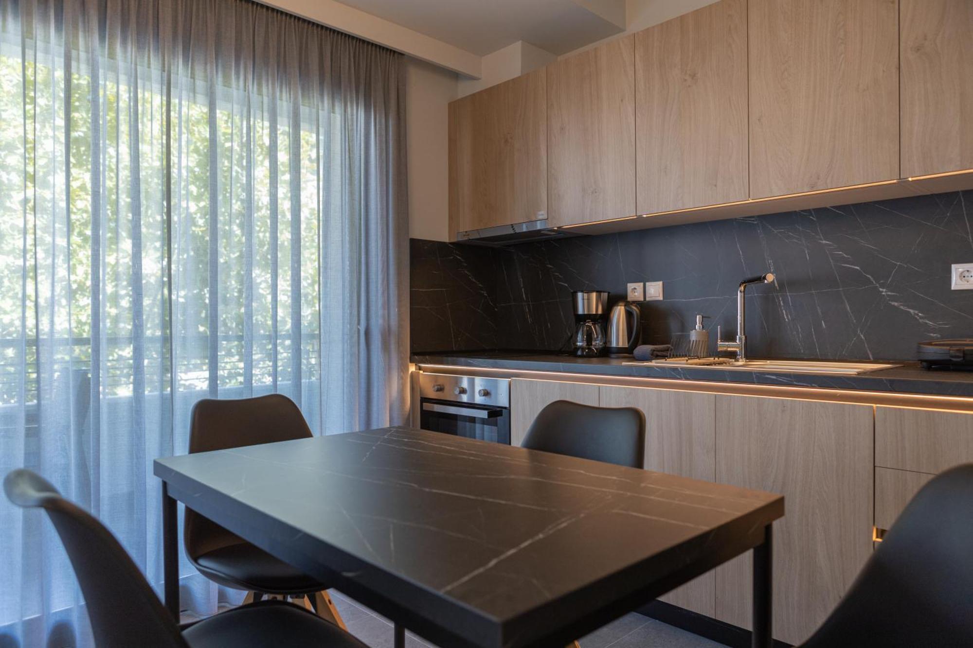 Aeson Premium Living Aparthotel Volos Eksteriør bilde